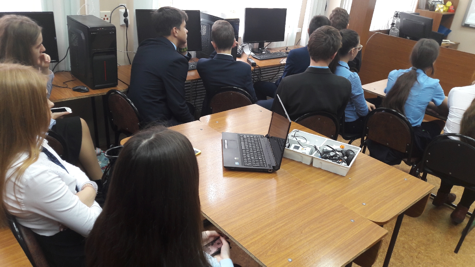 Доцентом кафедры ИиМОИМ Кочетковой О.А. проведен мастер-класс Космическая робототехника